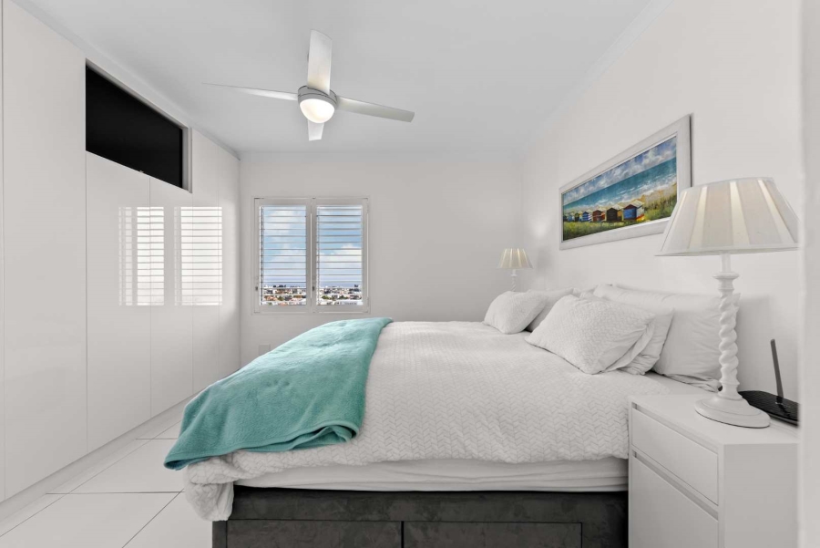 2 Bedroom Property for Sale in Sea Point Western Cape